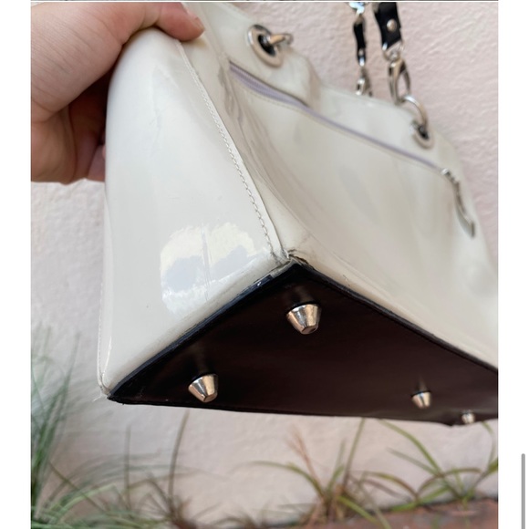 Beijo Glossy Square Tote Shoulder Bag - Picture 5 of 7